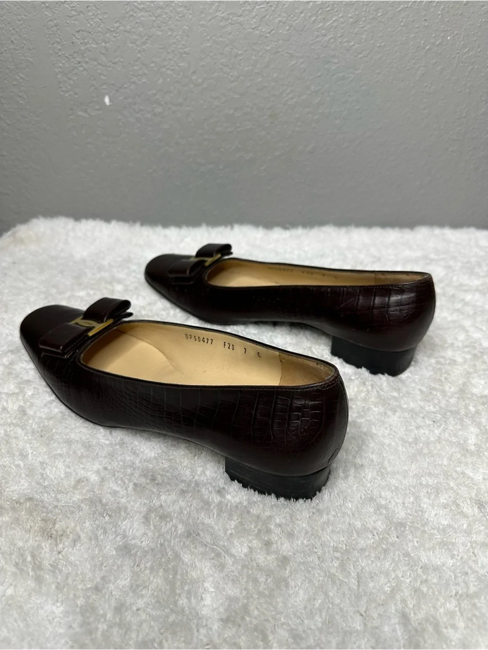 Vintage Salvatore Ferragamo Brown Croc Embossed Leather Pumps Loafers 7C 7 Wide